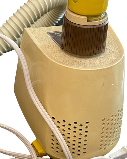 Vintage 1970s GE Superblow Pistol blow dryer with multiple settings. 💗