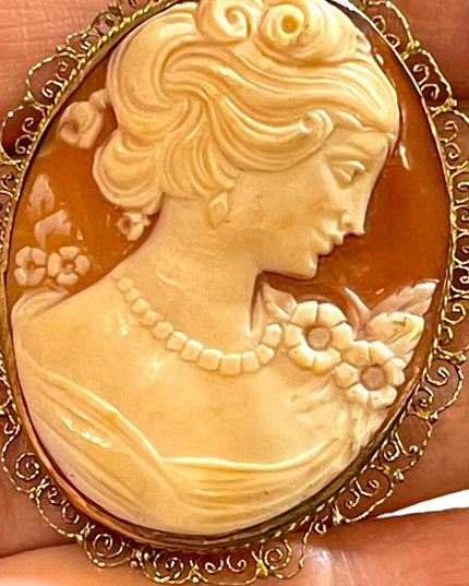 Vintage 1960s 375 9k gold Hand carved Sardonyx Shell  Euro Italy Cameo Large