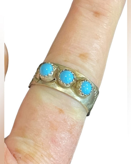 Vintage etched handmade Navajo sterling RE turquoise band ring