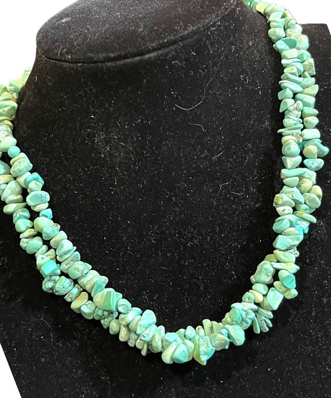 Vintage southwestern Turquoise chip high quality necklace