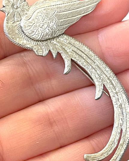 Antique GUATEMALA 900 SILVER QUETZAL BIRD TROPICAL etched PIN  BROOCH