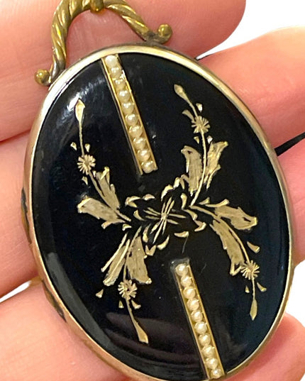 Stunning antique Gold & black enamel large oval mourning locket heirloom