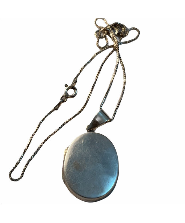 Vintage sterling silver oval locket on sterling chain necklace 925