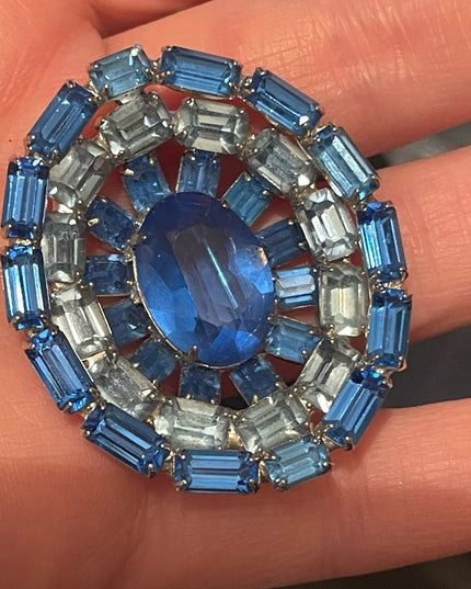 Vintage Mid century c1950s fancy Crystal Blue brooch oval beauty!