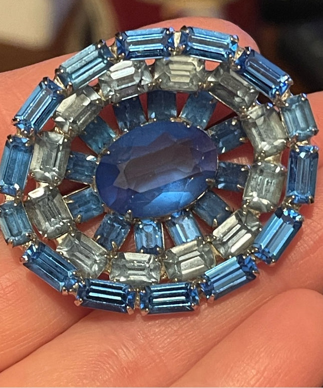 Vintage Mid century c1950s fancy Crystal Blue brooch oval beauty!