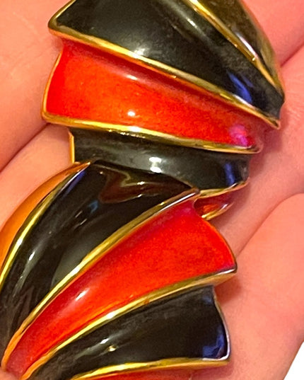 Vintage 1980s gold Finish metal clip on fancy enameled chunky earrings enamel