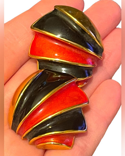Vintage 1980s gold Finish metal clip on fancy enameled chunky earrings enamel
