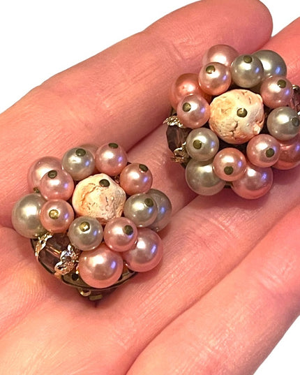 Vintage mid century 1950s/60s chunky resin plastic crystal groovy clip on