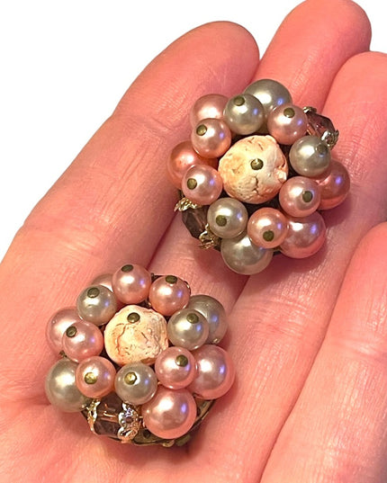 Vintage mid century 1950s/60s chunky resin plastic crystal groovy clip on