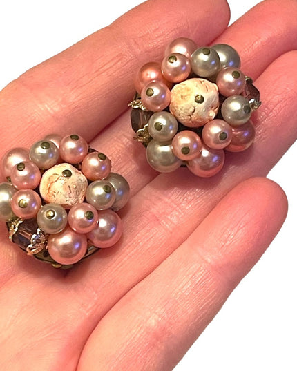 Vintage mid century 1950s/60s chunky resin plastic crystal groovy clip on