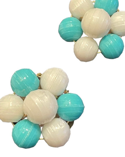 Vintsge mid century 1950s blue white chunky resin plastic groovy clip on