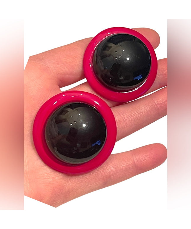 Vintage large chunky hot pink black resin plastic groovy clip on earrings