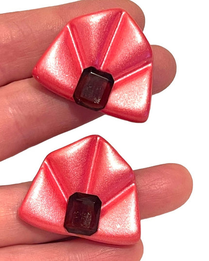 Vintage hot pink crystal chunky resin plastic groovy pink earrings 1970s