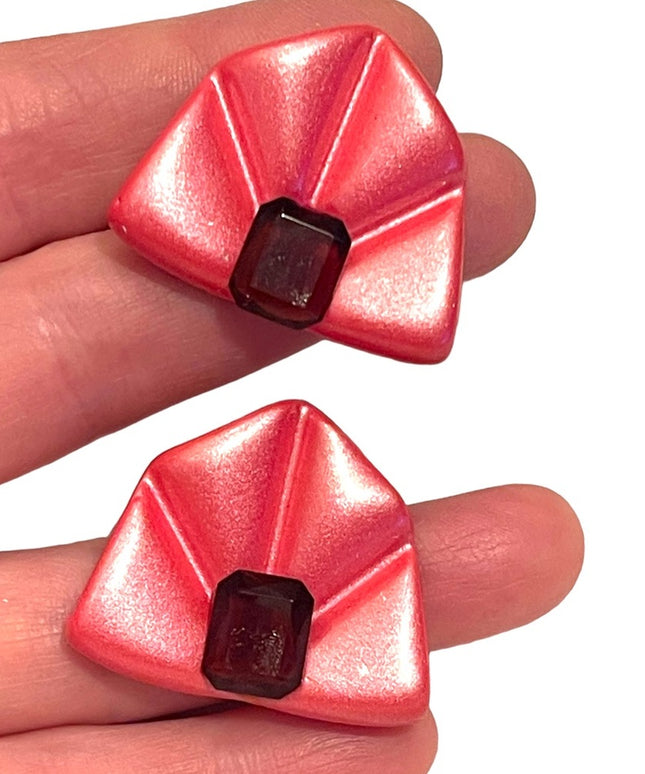 Vintage hot pink crystal chunky resin plastic groovy pink earrings 1970s