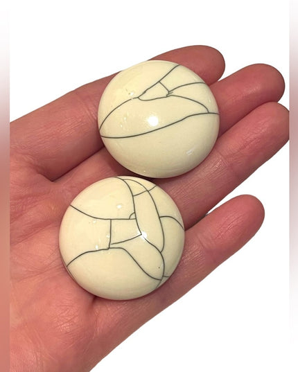 Vintage white crackle fabcy Plastic resin chunky round earrings 1970s