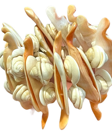 Vintage lovely handmade chunky SEA SHELL bracelet stretchy