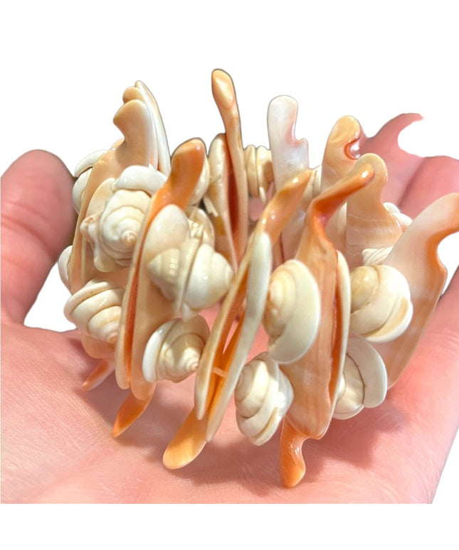 Vintage lovely handmade chunky SEA SHELL bracelet stretchy