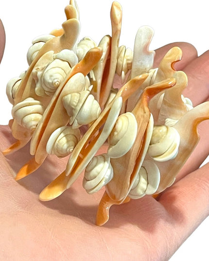 Vintage lovely handmade chunky SEA SHELL bracelet stretchy