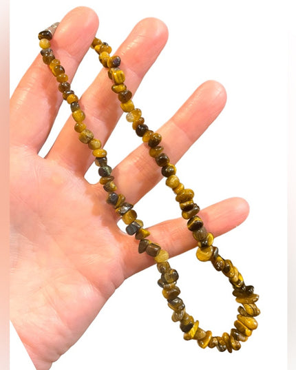 Vintage polished tiger eye stone bead chip necklace