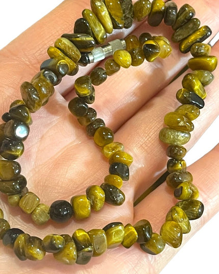 Vintage polished tiger eye stone bead chip necklace