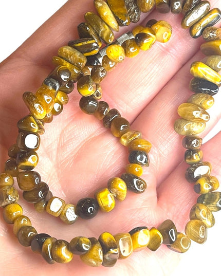 Vintage polished tiger eye stone bead chip necklace