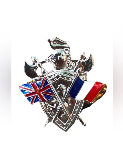 Vintage UK & France coat of arms knight brooch silver finish