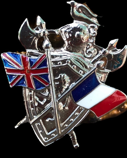 Vintage UK & France coat of arms knight brooch silver finish