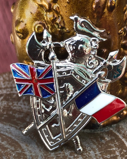 Vintage UK & France coat of arms knight brooch silver finish