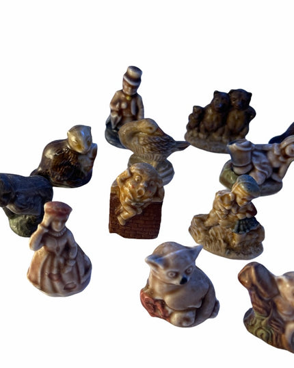 Lot of 18 pc Wade Tetley Tea mini figurines VTG