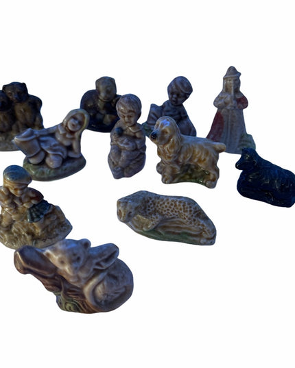 Lot of 18 pc Wade Tetley Tea mini figurines VTG