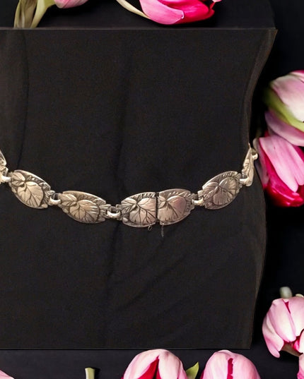 Vintage Metal Apple etched design fancy belt So cute! antiqued brushed silver