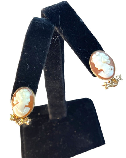 Vintage 12k GF Gold Shell Cameo screw back earrings