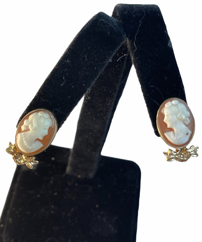 Vintage 12k GF Gold Shell Cameo screw back earrings