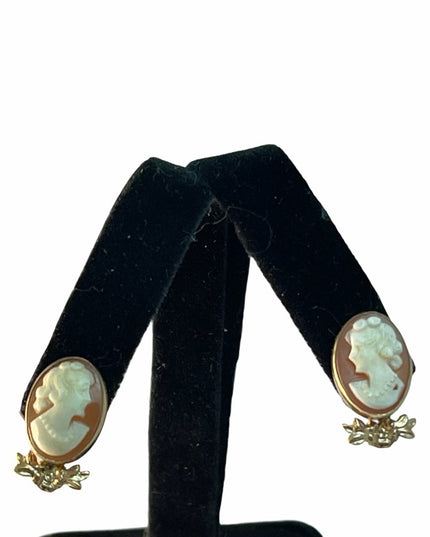 Vintage 12k GF Gold Shell Cameo screw back earrings