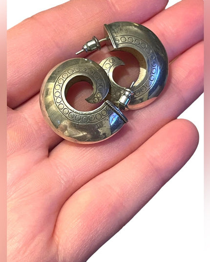 Lovely Etched southwestern  sterling silver earrings hoop