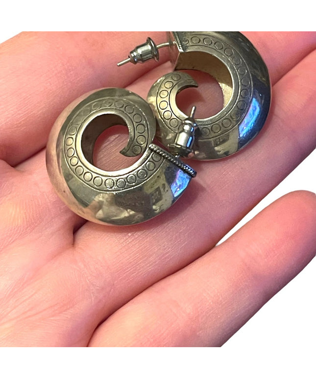 Lovely Etched southwestern  sterling silver earrings hoop