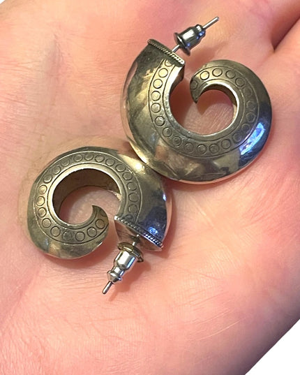 Lovely Etched southwestern  sterling silver earrings hoop