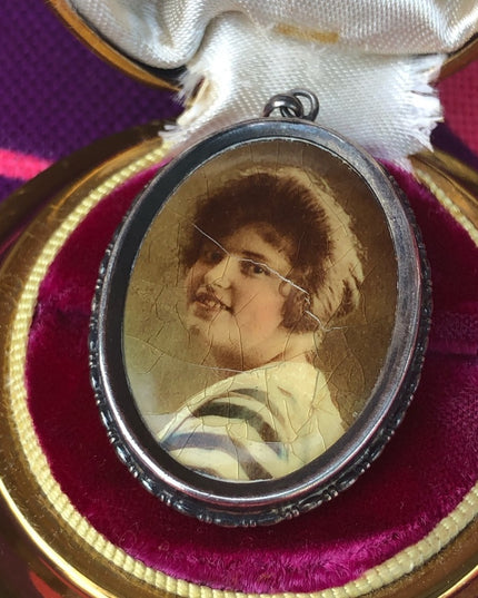 Antique 800 silver photo pendant Locket Lady