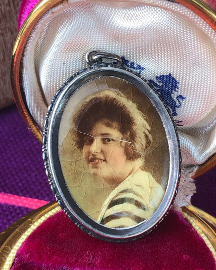 Antique 800 silver photo pendant Locket Lady