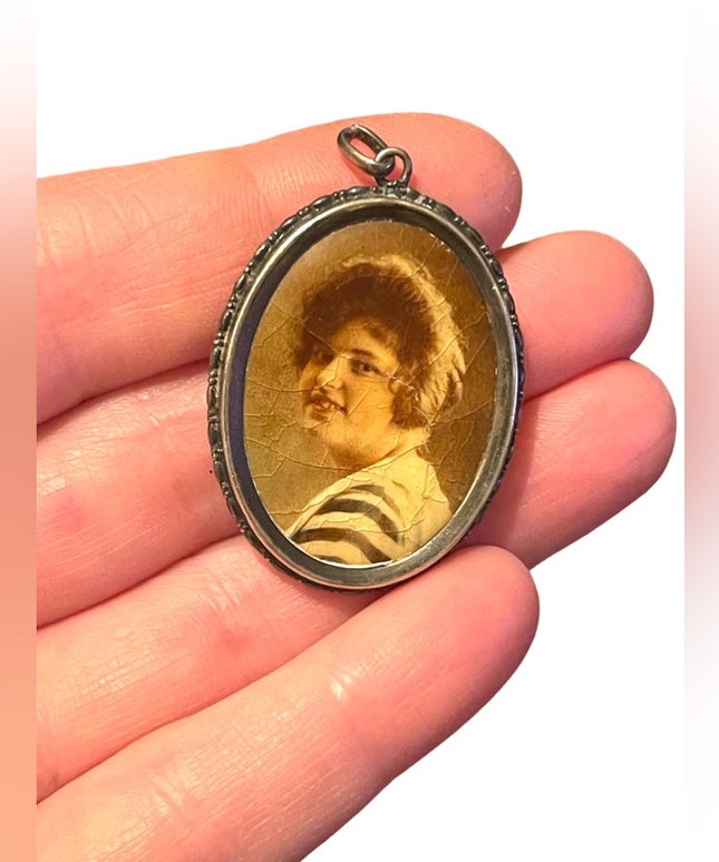 Antique 800 silver photo pendant Locket Lady