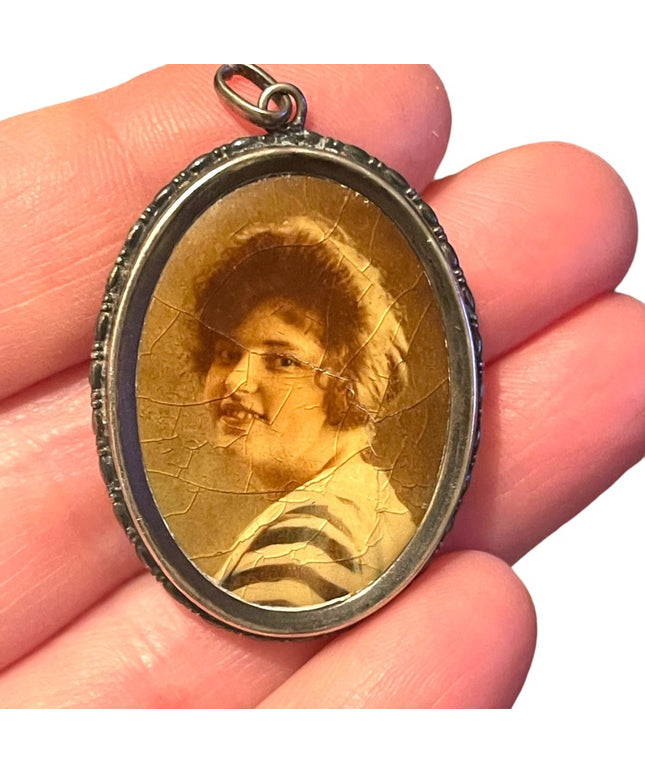 Antique 800 silver photo pendant Locket Lady