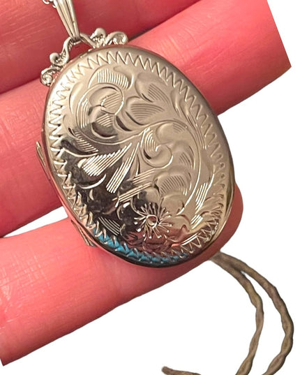 Vintage 1960s Sterling silver 925 Rhodium plated Etched locket necklace …