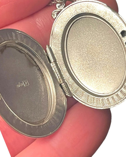 Vintage 1960s Sterling silver 925 Rhodium plated Etched locket necklace …