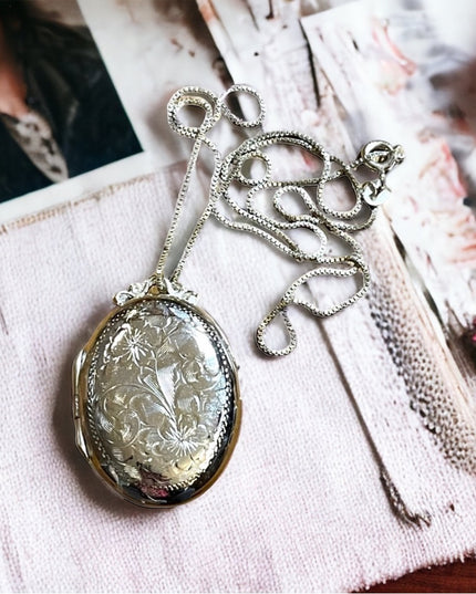 - Vintage Dynasty STERLING 925 fancy Victorian style etched oval locket ne…