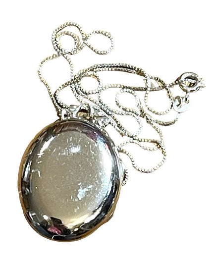 - Vintage Dynasty STERLING 925 fancy Victorian style etched oval locket ne…