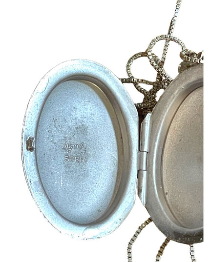 - Vintage Dynasty STERLING 925 fancy Victorian style etched oval locket ne…