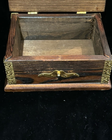 Vintage 1940s Wood box with brass accents fleur de lis trinket jewlery collect