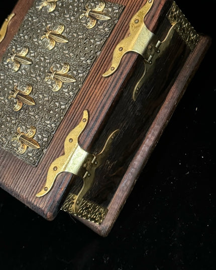 Vintage 1940s Wood box with brass accents fleur de lis trinket jewlery collect