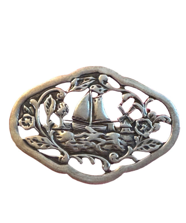 Vintage Sterling silver 925 Nautical Sailboat fancy etched brooch