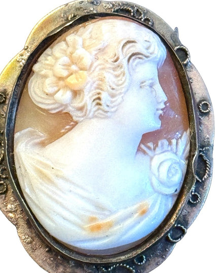Stunning 19540s Vintage Hand carved shell cameo pinchbeck framed Cameo Brooch